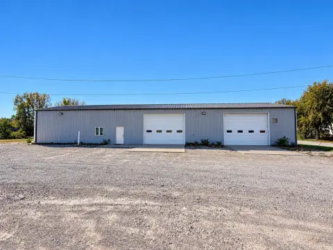 Metal-Building Flex Space