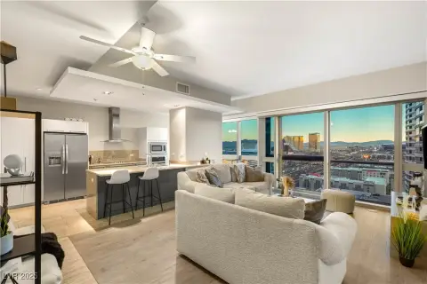 Las Vegas High-Rise Residence