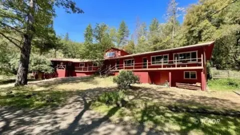 Multi-Residence Ranch Near Trinity River