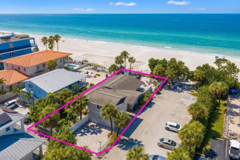 Gulf-Front Duplex with Guest House