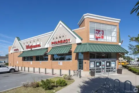 Walgreens NNN Drug Store