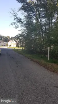 Level Wooded Lot Near Largo