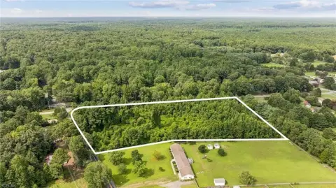 5-Acre Wooded Parcel in Gloucester