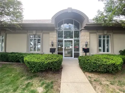 Blue Springs Commercial Office Space