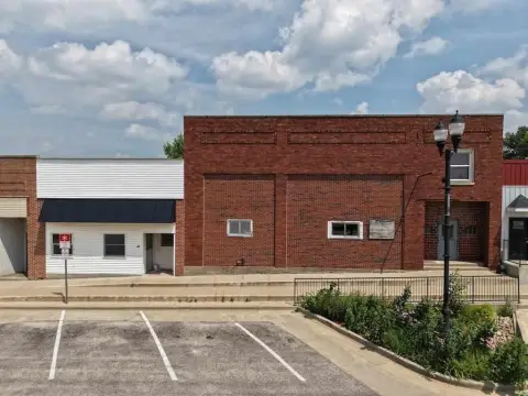 Newhall Commercial Property with Apartment