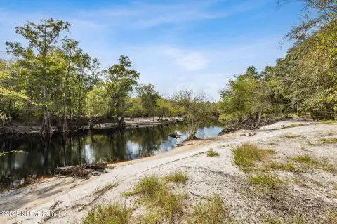 21.7 Acres on St. Marys River