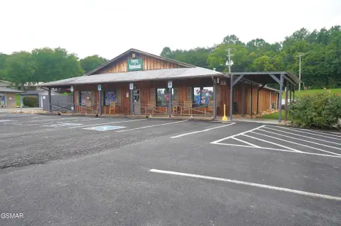 Freestanding Restaurant With Acreage