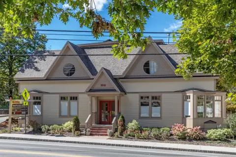 Stowe Village Commercial Building