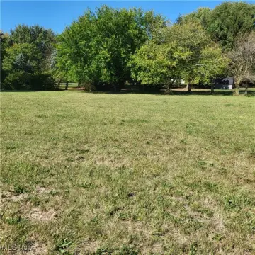 Residential Land in Desirable Neighborhood