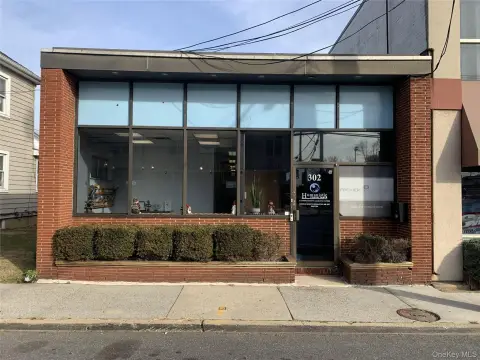 Mineola Lower-Level Office Suite