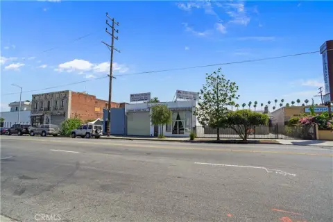 Versatile Commercial Building in Opportunity Zone