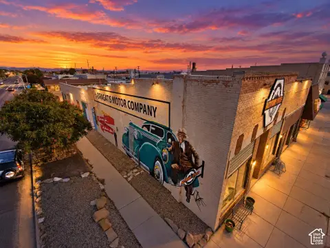 Multi-Building Auto Shop Property