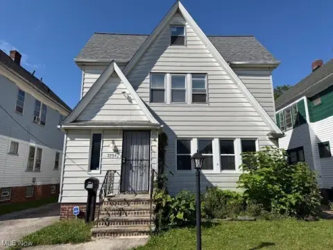 Renovated Duplex in Cleveland, OH