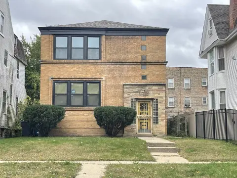 Spacious Chicago Income Property