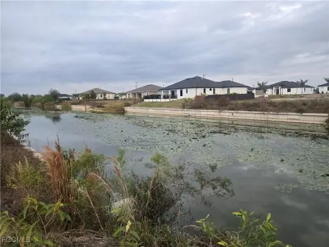 Cape Coral Freshwater Canal Lot