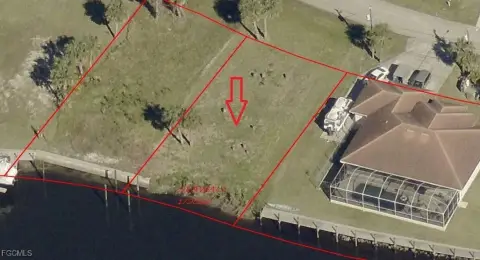 Waterfront Lot in Fort Myers