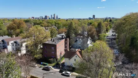Fully Occupied 9-Unit Apartment Building