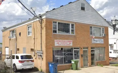 Mixed-Use Property in Franklin Twp.