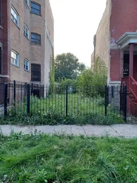 Vacant Lot in East Woodlawn