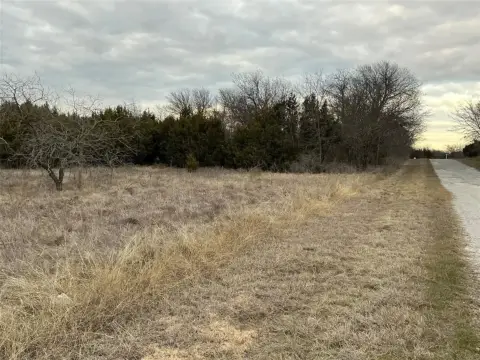 Equestrian Land in White Bluff