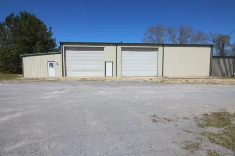 Ellisville Commercial Property with Warehouse