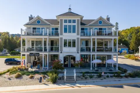 Prime Retail Space in Sister Bay