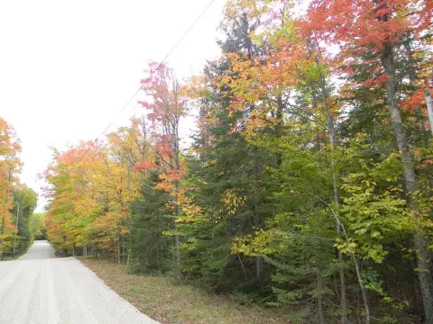 Wooded Homesite Near Door Attractions