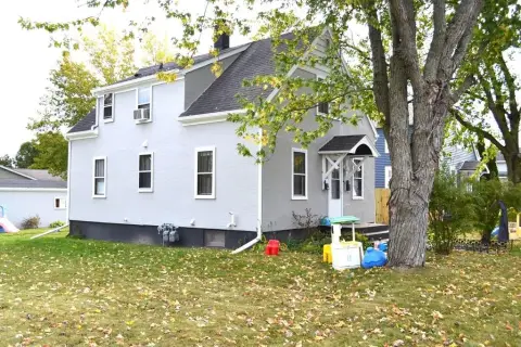 Algoma Duplex Near Lake Michigan