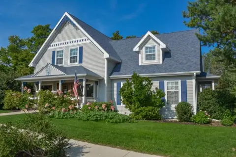 Sister Bay Commercial Building