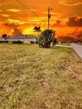 Cape Coral Oversized Corner Lot