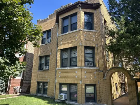 5-Unit Brick Apartment Building