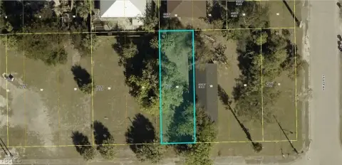 Vacant Lot in Fort Myers