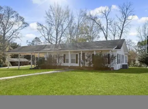 Poplarville Commercial Building on Highway