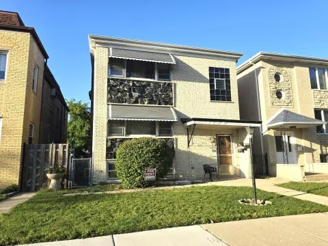 Chicago Triplex with Rental Potential