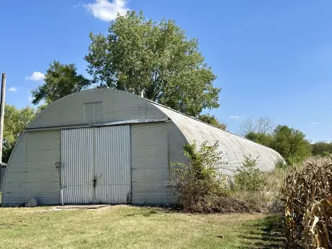 6-Acre Lot with Quonset Hut