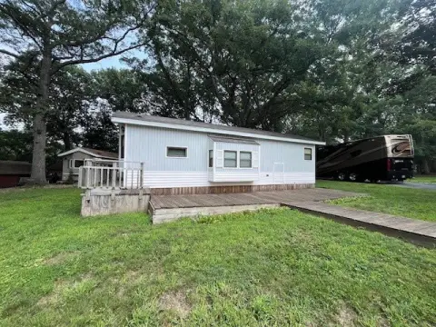 Turnkey Park Model in Gated Community