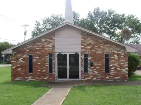Corsicana Church with Furnishings Included