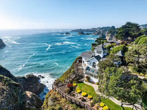 Coastal Inn with Ocean Views