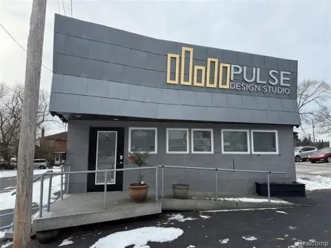 Waterford Commercial Building on Voorheis