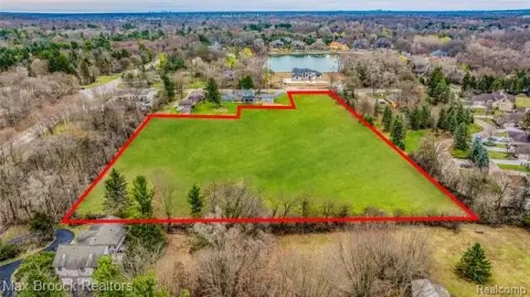 Sprawling Land Parcel in Northville