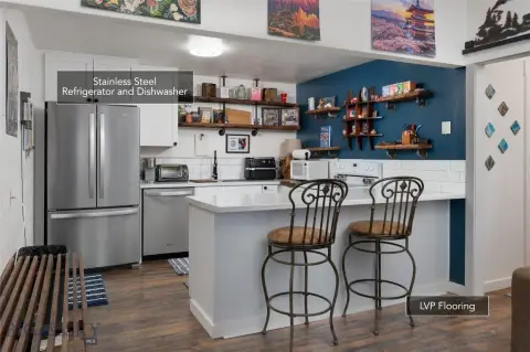 Remodeled Ground-Floor Live-Work Condo
