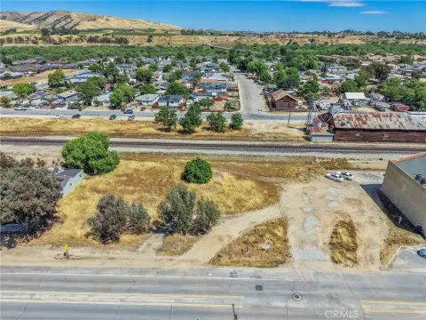 Flat Commercial Lot with Utilities