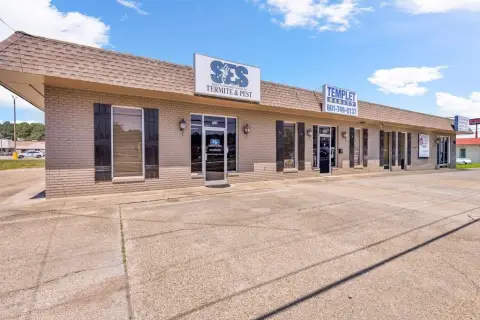Prime Commercial Building in Picayune