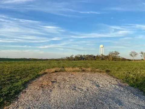 Land in Convenient Maysville Location