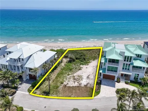 Ocean-to-River Lot in Jensen Beach
