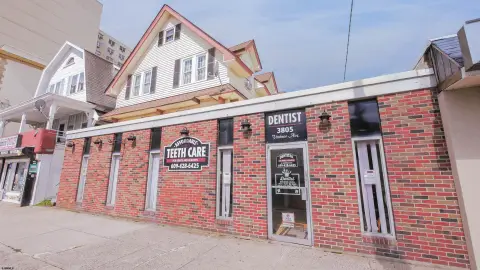 Bay Front Commercial/Residential Building