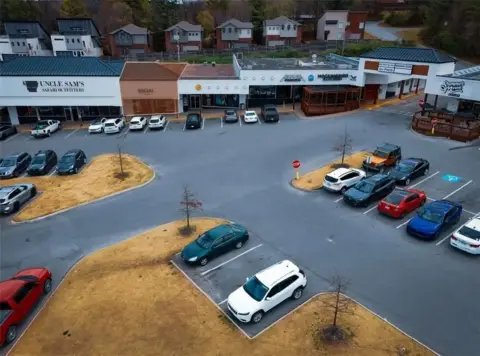 Retail Storefront in High-Traffic Center