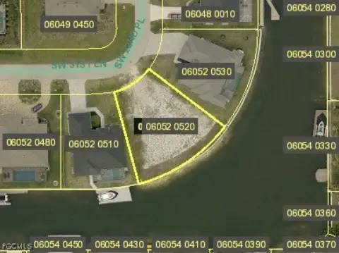 Waterfront Lot in Cape Coral