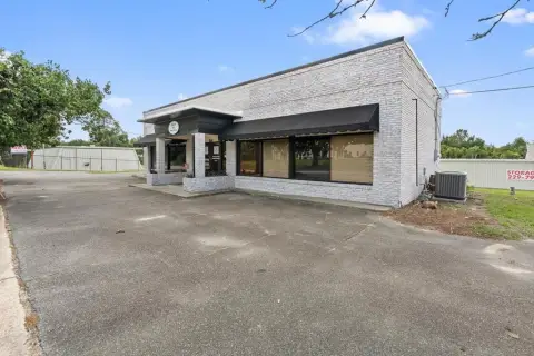 Hahira Commercial Building For Lease