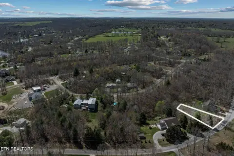 Residential Lot in Lake Tansi